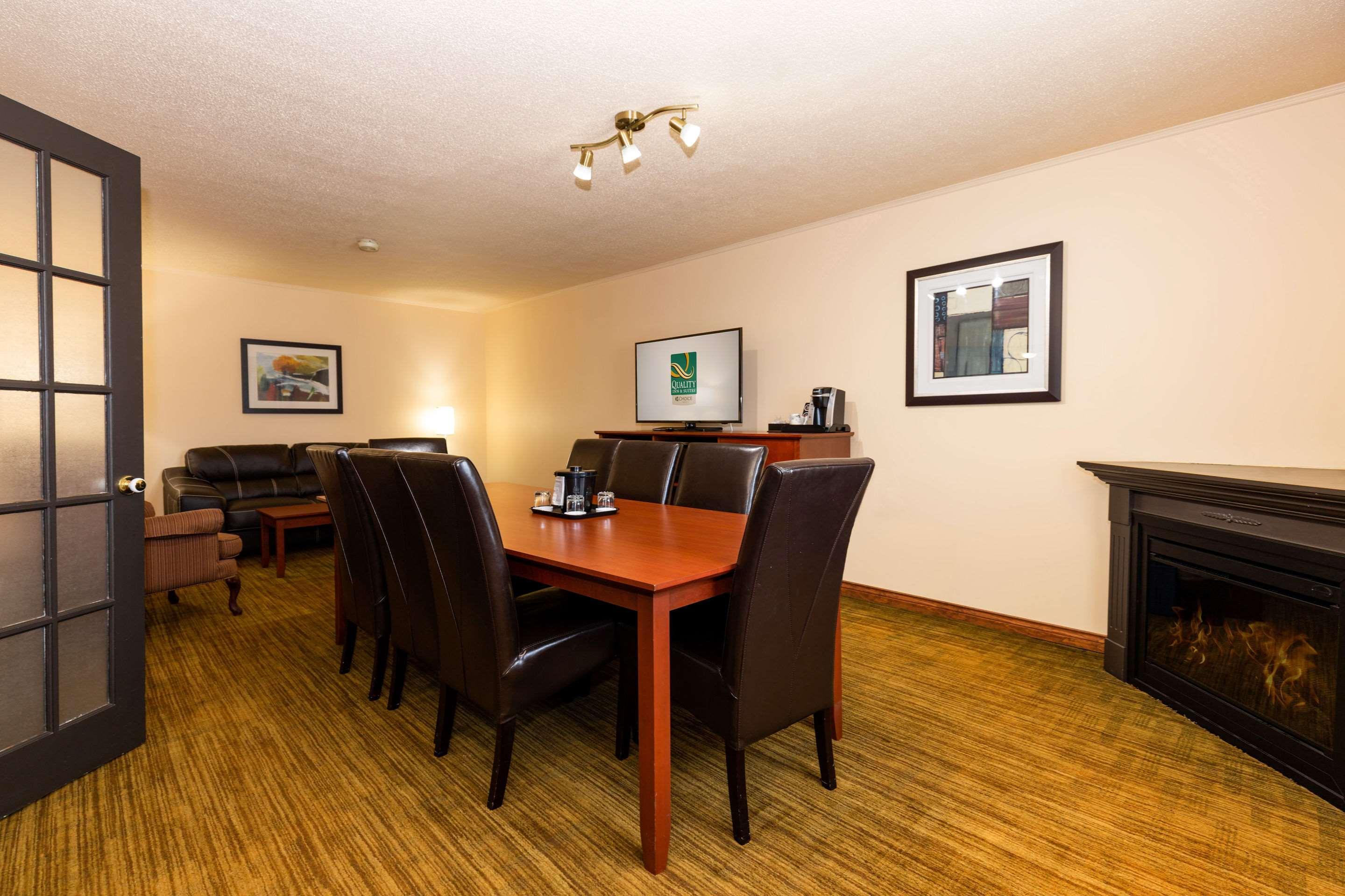 Quality Inn & Suites Matane Exteriör bild
