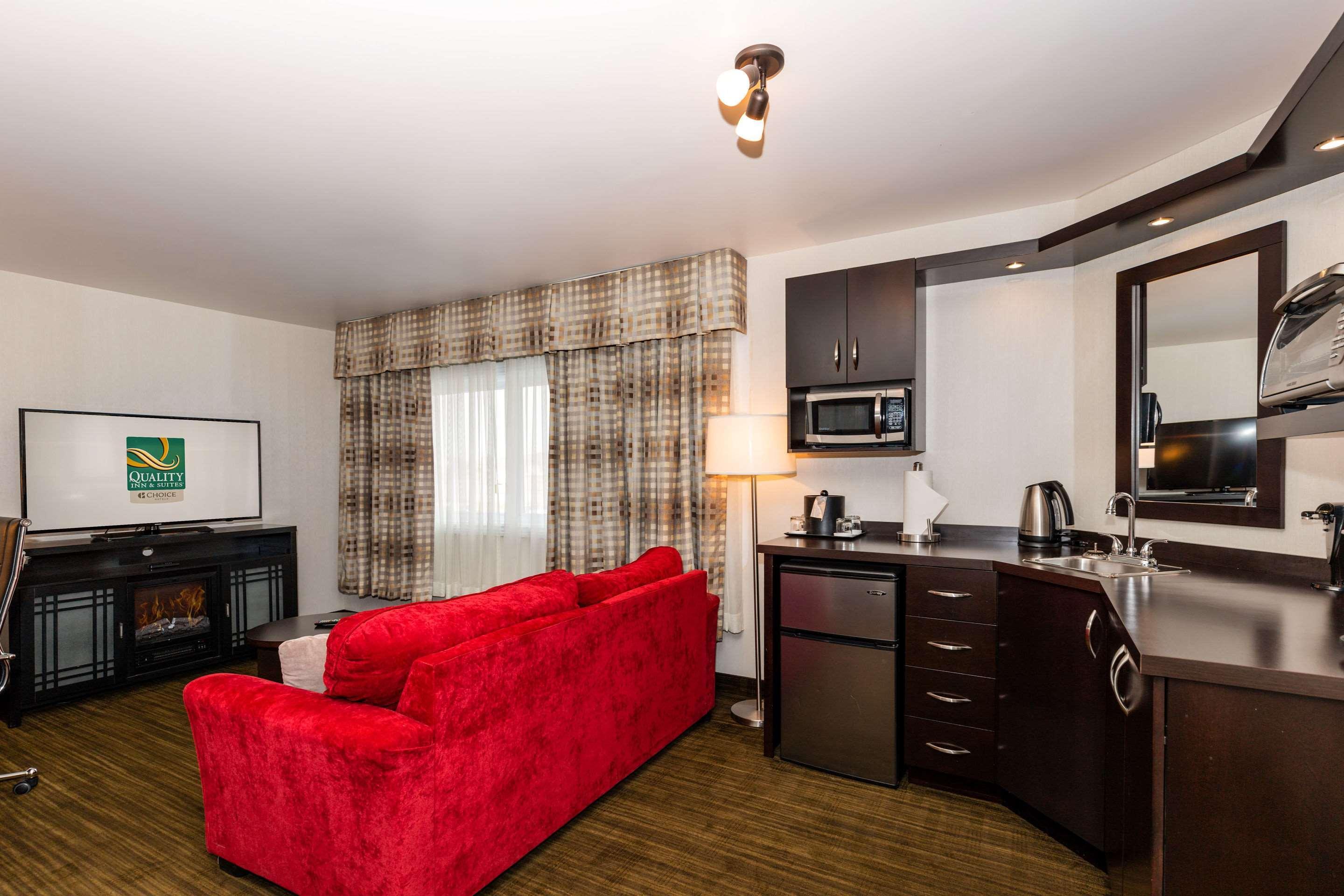 Quality Inn & Suites Matane Exteriör bild